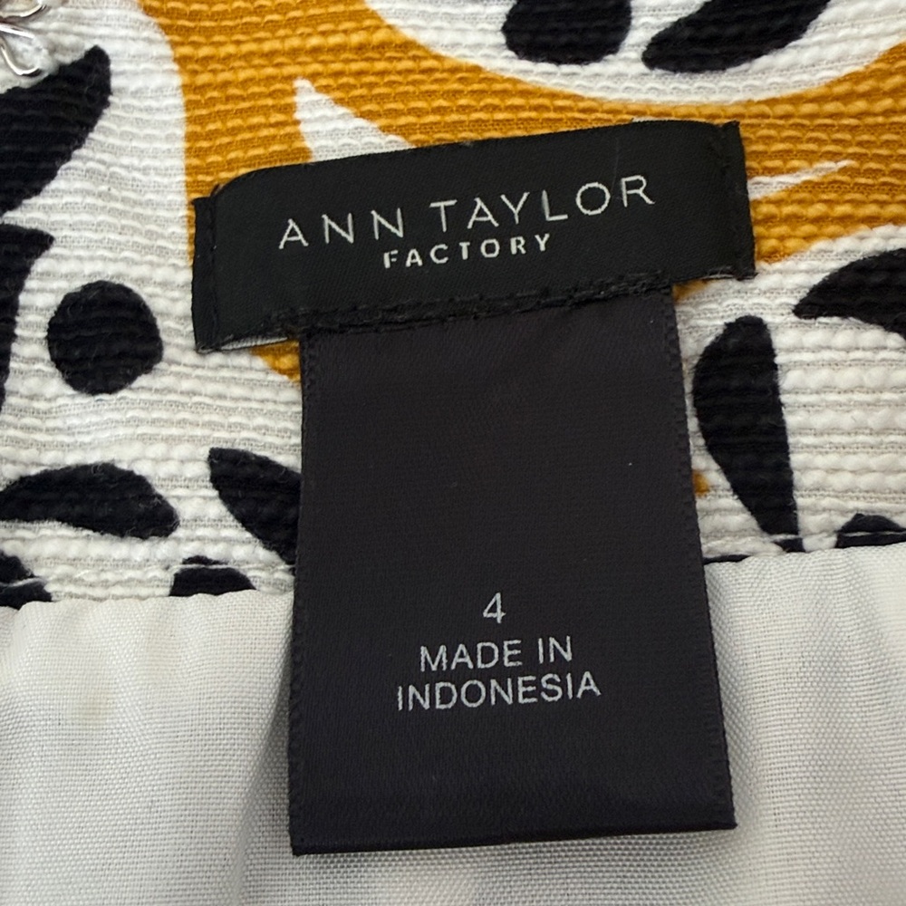 Ann Taylor Factory Women's Floral Bird Print Skirt in Mustard and Navy 4 - Picture 9 of 10